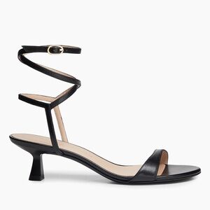 Stuart Weitzman

Nudist Wrap 50MM Leather Sandals size 7